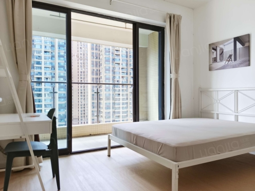 合租·中房优山PLUS 4居室 西南卧