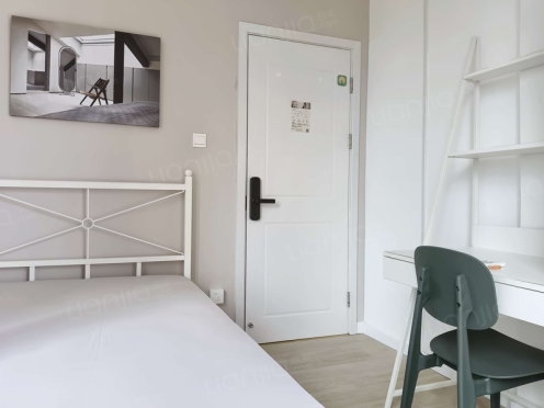 合租·中房优山PLUS 5居室 东南卧