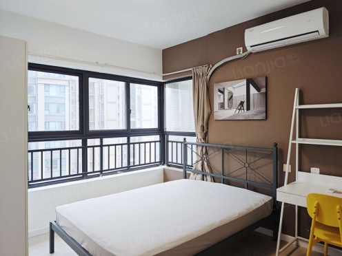 合租·隆鑫印象东方 4居室 西卧