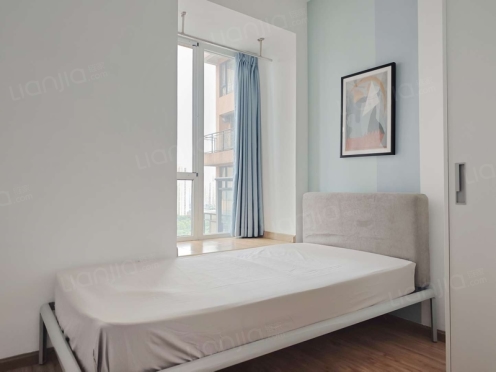 合租·比华利国际城二期 4居室 东北卧