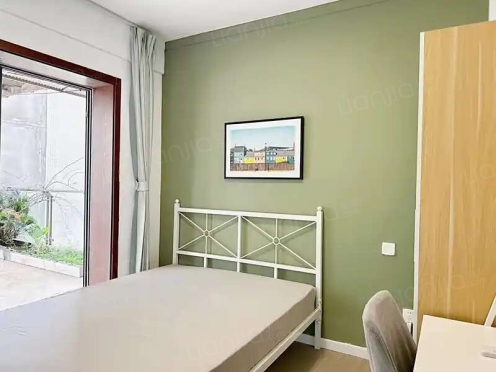 合租·锦天国际 3居室 东北卧