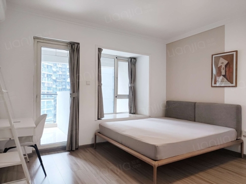 合租·蓝光凯丽香江 4居室 南卧