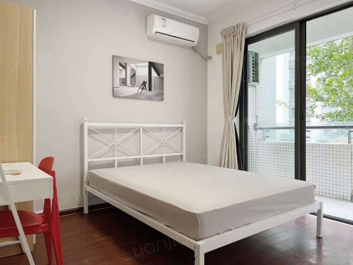 合租·英郡一期 4居室 东卧