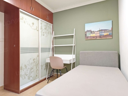 合租·金阳易诚国际 3居室 西卧