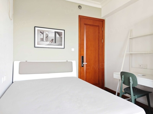 合租·中铁鹭岛艺术城 4居室 西卧