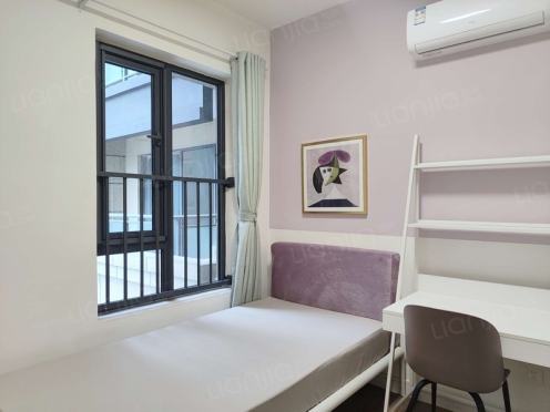 合租·央湖名邸二期 4居室 北卧