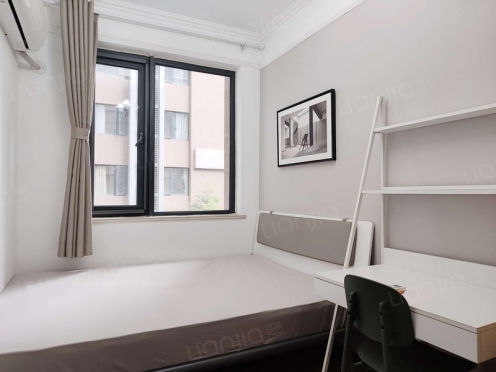 合租·翡翠城五期 4居室 东卧