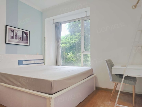 合租·比华利国际城二期 4居室 东卧