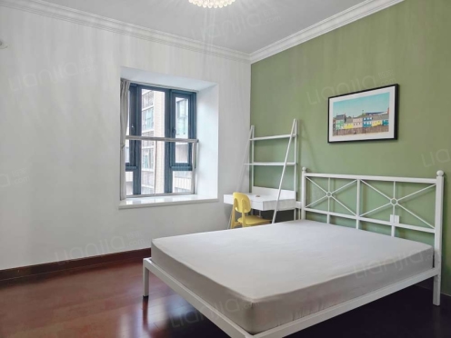 合租·恒大天府半岛二期 4居室 东卧