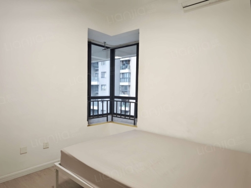 合租·华润凤凰城一期 4居室 西卧