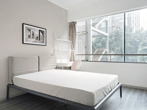 合租·凯莱国际寓所 2居室 东卧