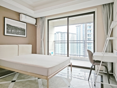 合租·绿地新里城四期 4居室 南卧