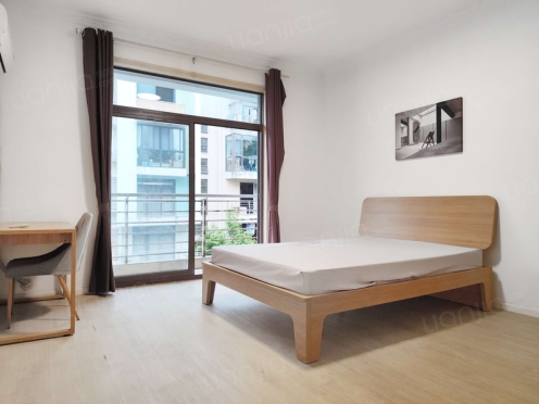 合租·左岸花都 4居室 北卧