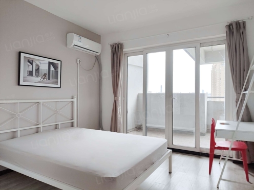 合租·蓝光凯丽香江 3居室 东卧