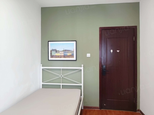 合租·蓝光凯丽香江 4居室 东北卧