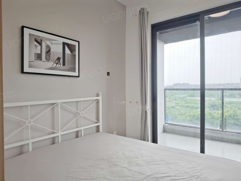 合租·凯德世纪名邸 4居室 西北卧