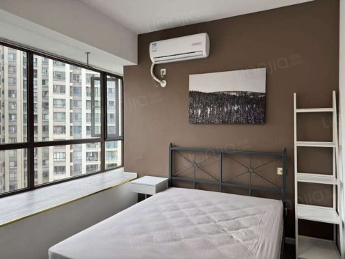 合租·世豪瑞丽 4居室 东北卧