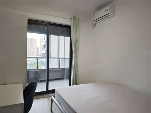 合租·凯德世纪名邸东庭 5居室 东南卧