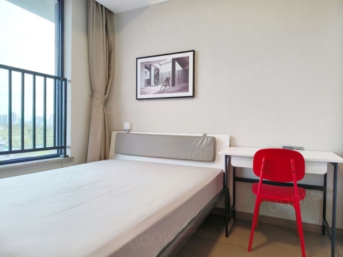 合租·德商碧云天玺 4居室 南卧