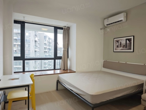 合租·华润凤凰城一期 4居室 西卧