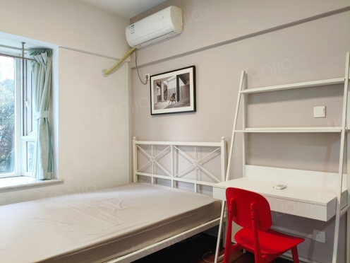 合租·盛世年华 4居室 东北卧