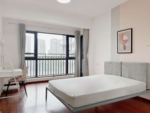 合租·中德英伦联邦B区 4居室 南卧