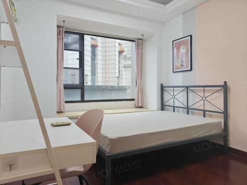 合租·世龙广场 4居室 南卧