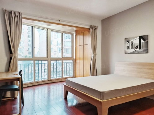 合租·名人苑 4居室 东卧