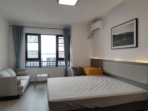 合租·万科金域华府 4居室 西北卧