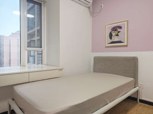 合租·比华利国际城二期 4居室 西北卧