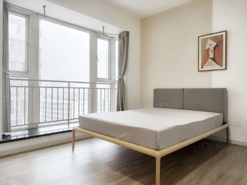 合租·建银大厦 4居室 南卧