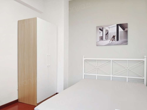 合租·英郡一期 3居室 东卧