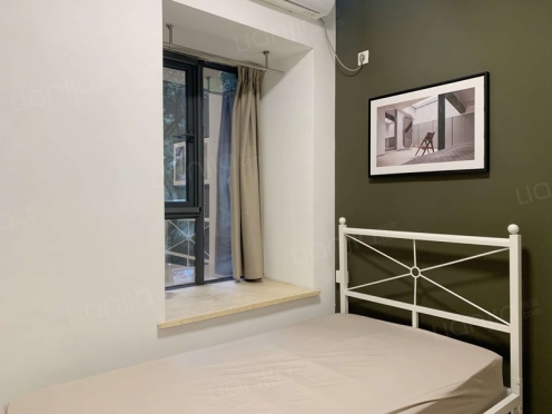 合租·汇融名城B区 4居室 东卧