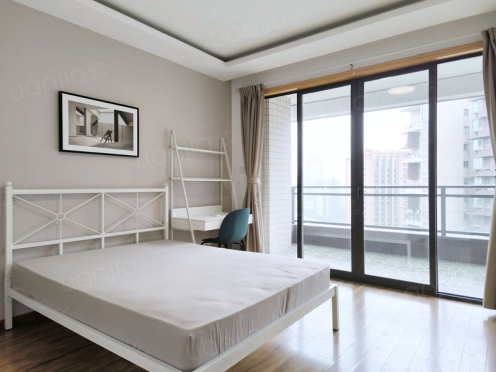 合租·龙湖三千里A区一期 4居室 南卧