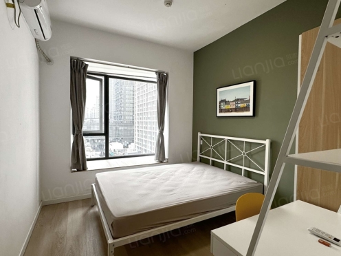 合租·蓝润ISC 3居室 东卧