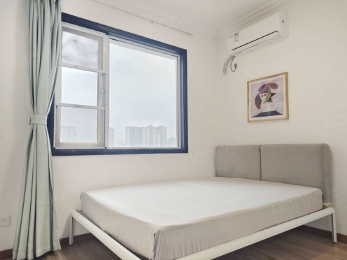 合租·比华利国际城三期 5居室 东卧