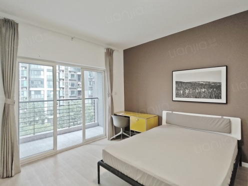 合租·天空城 3居室 西北卧