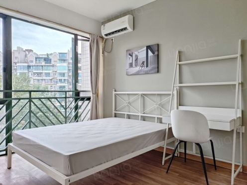 合租·四季花城 5居室 西卧