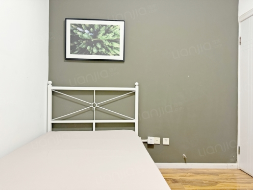 合租·中德英伦联邦A区 4居室 东卧