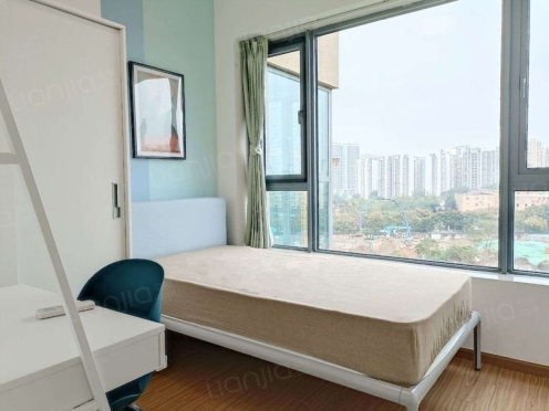 合租·御龙山二期 3居室 东北卧