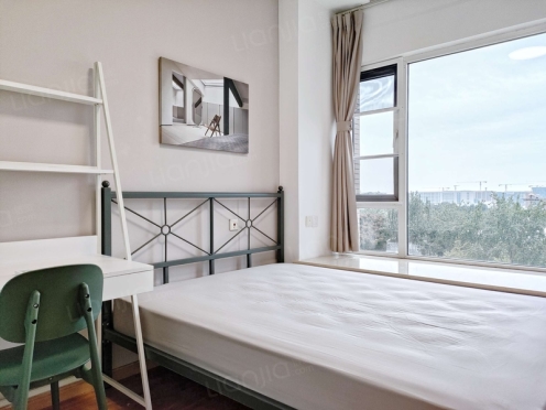 合租·世豪嘉柏 3居室 西南卧