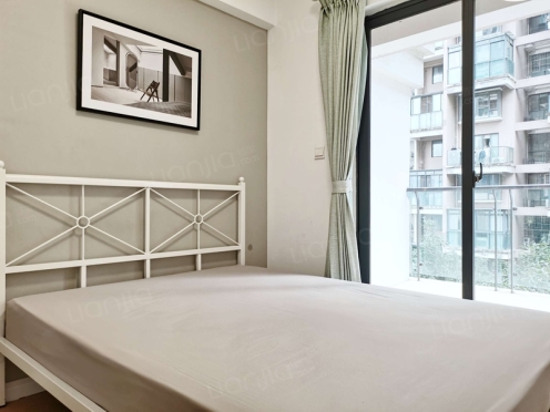 合租·九峰国际 4居室 南卧