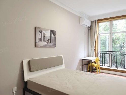 合租·府河音乐花园 5居室 东南卧