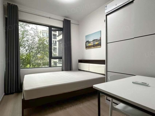 合租·万科金域华府 4居室 东北卧