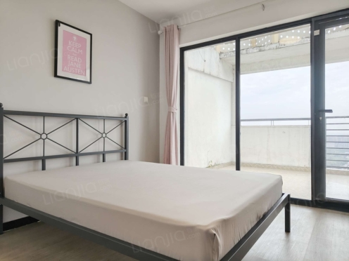 合租·蓝光凯丽香江 4居室 西卧