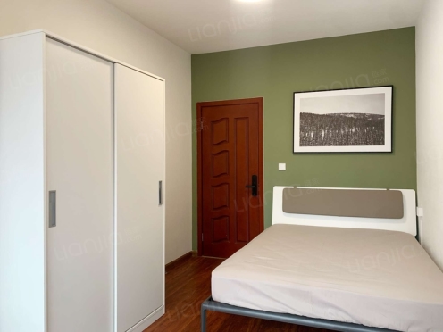 合租·水畔经典 5居室 北卧