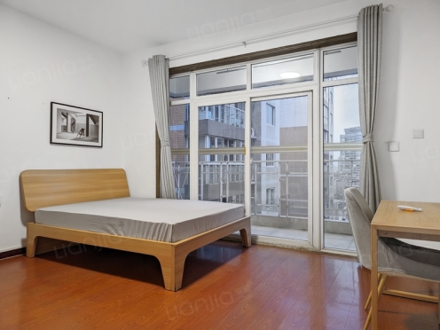 合租·都市金岸 4居室 东卧