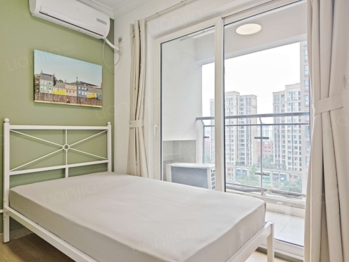 合租·万科金色领域 4居室 南卧