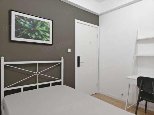 合租·河畔新世界 4居室 东卧