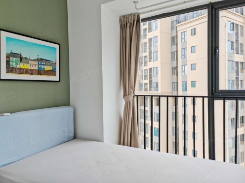 合租·金地天府城 4居室 西卧